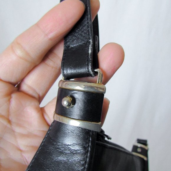 Vintage Classic Black Leather Shoulder Bag by Louis Quatorze. Made in Spain - Picture 4 of 12